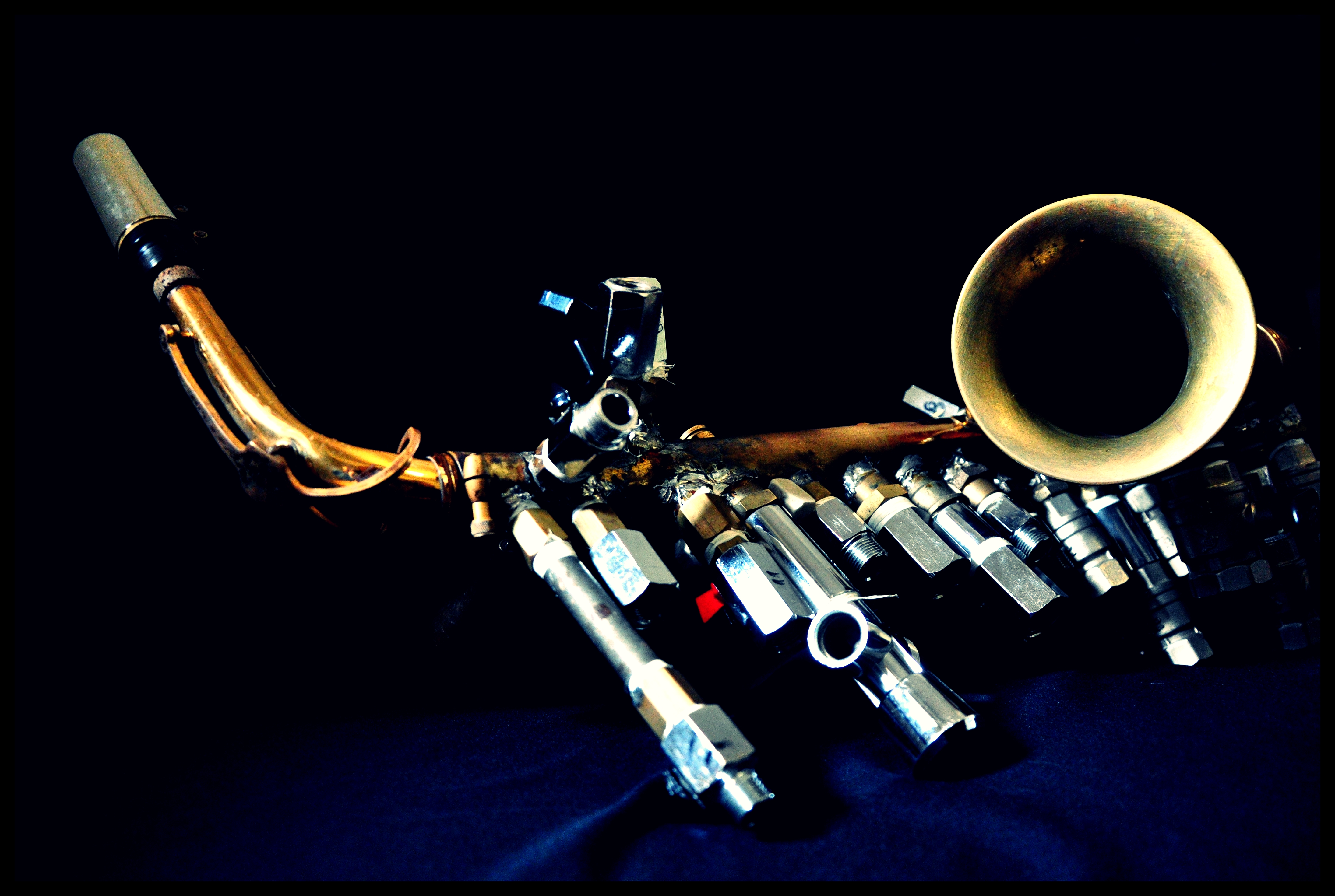 Sergio_Merce_Microtonal_Saxophone.JPG